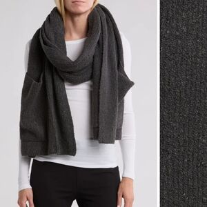 BAREFOOT DREAMS Ecochic Pocket Rib Knit Scarf Gray Org $68
